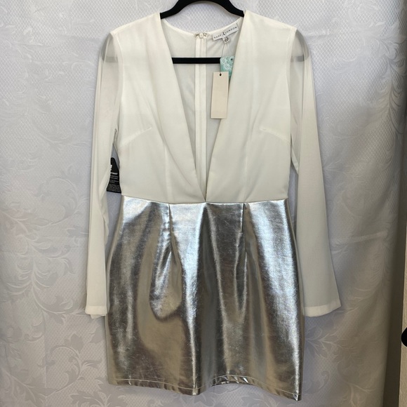 😍 Rare London White & Silver Plunging Mini Dress - Picture 2 of 3